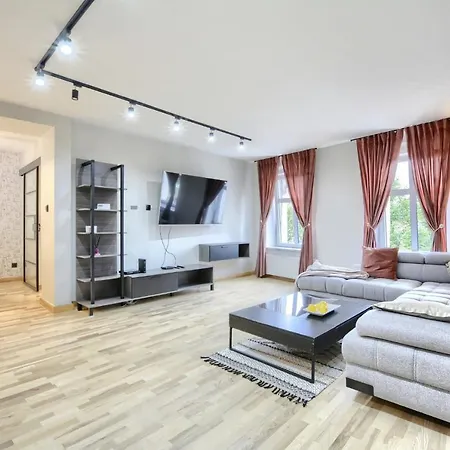 W Sercu Kamiennej Gory アパート *